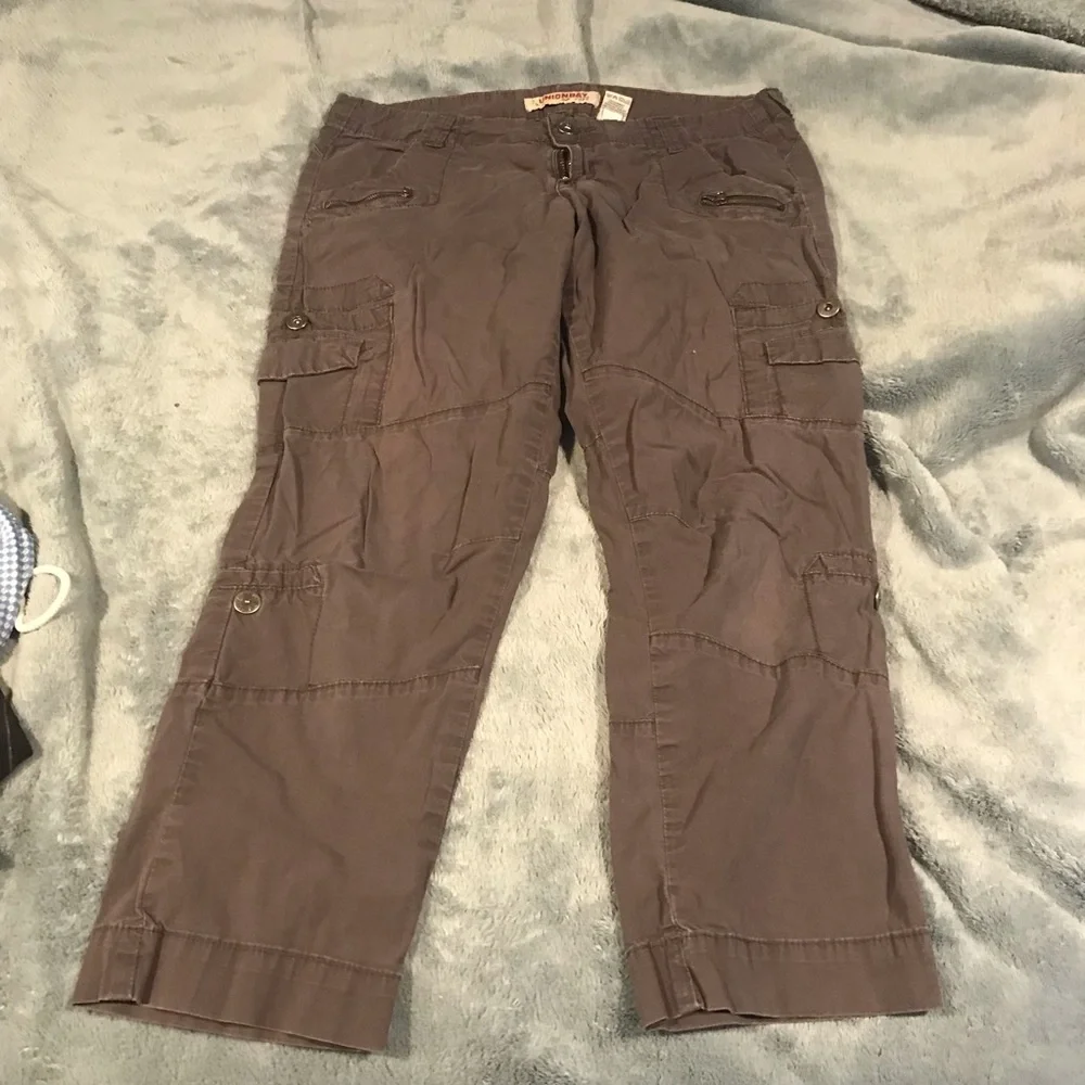 Capris - Picture 1 of 3